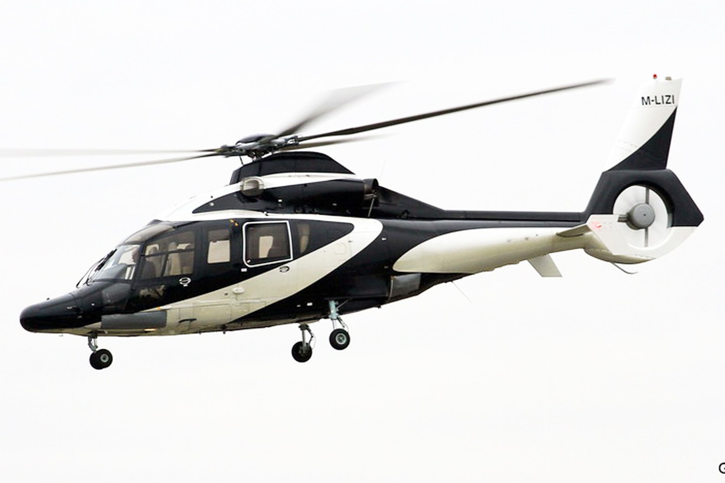helicopter-images-17407660177250