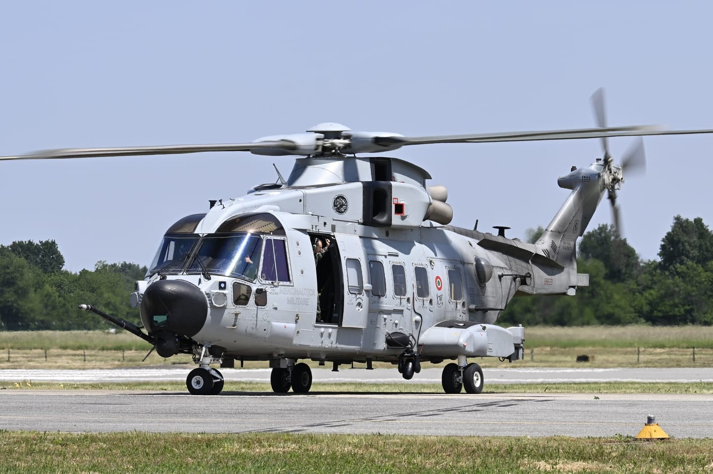 Leonardo HH101