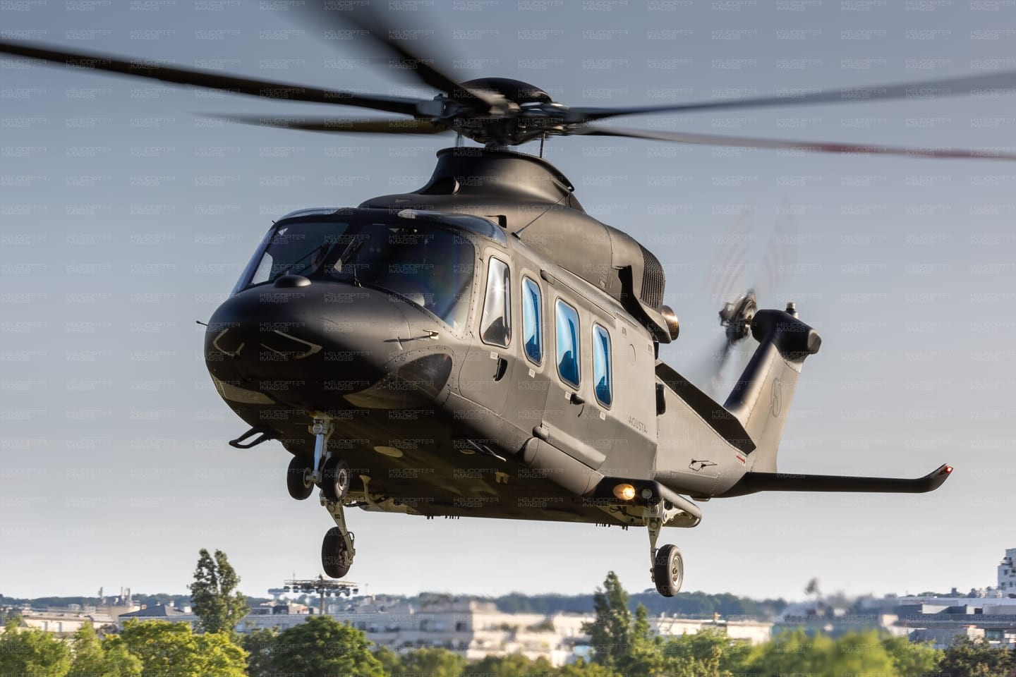 Leonardo AW-139